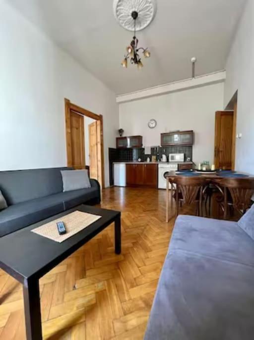 Plac Szczepanski / Old Town Apartment Krakow